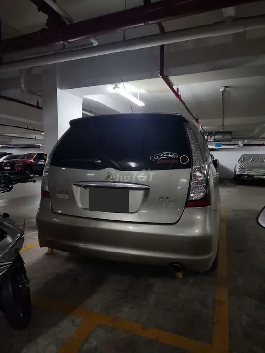 Mitsubishi Grandis 2008 photo 3