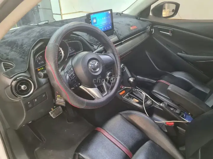Mazda 2 2018 photo 2