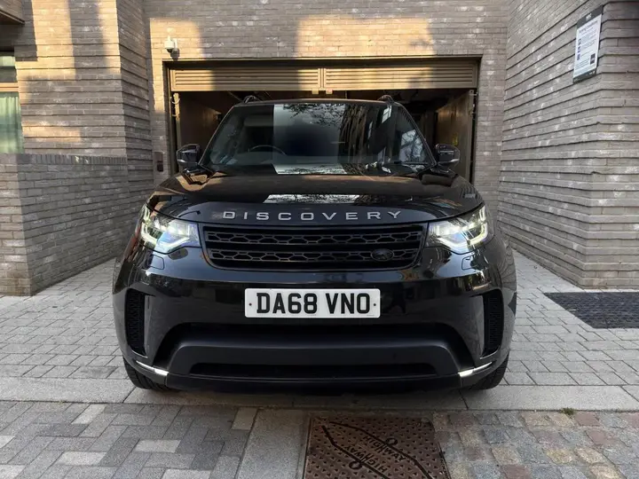 Land Rover Discovery 2018 photo 2