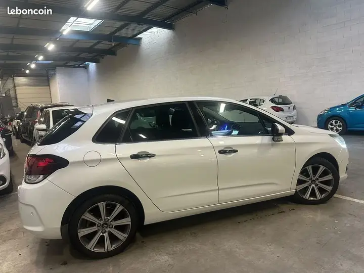 Citroen C4 2016 photo 2