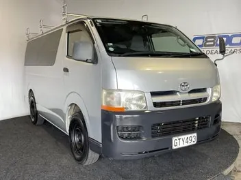 Toyota Hiace 2006 photo 2