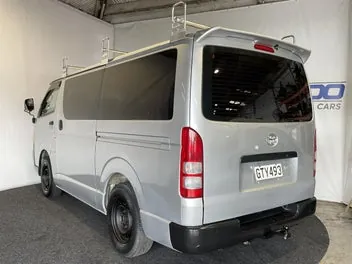 Toyota Hiace 2006 photo 5