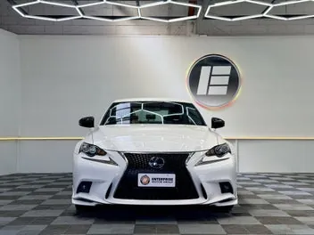 Lexus Is 300H 2015 photo 3