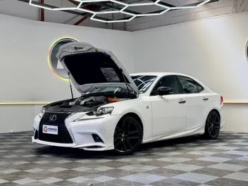 Lexus Is 300H 2015 photo 4