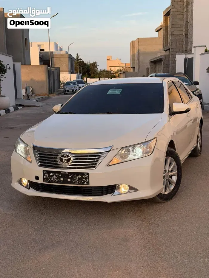 Toyota Camry 2014 photo 2