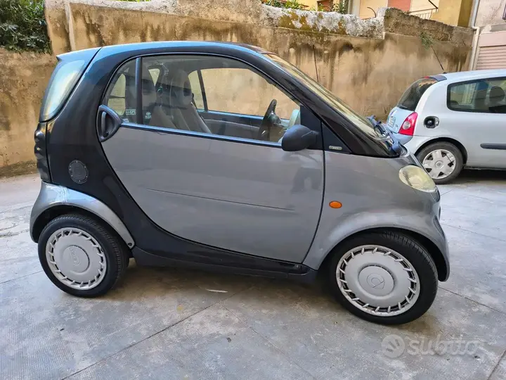 Smart Fortwo 2001 photo 2