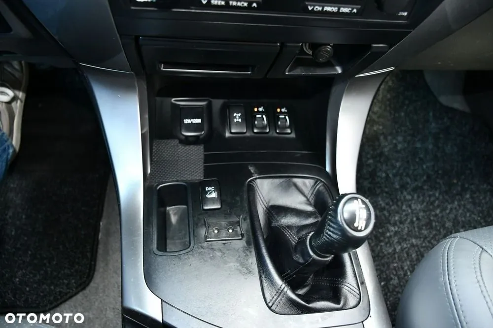 Toyota Land Cruiser 2005 photo 3