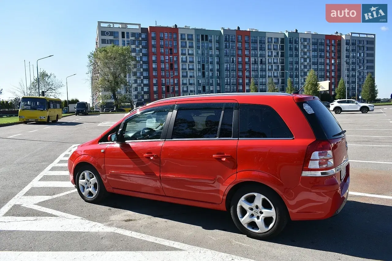 Opel Zafira 2009 photo 2