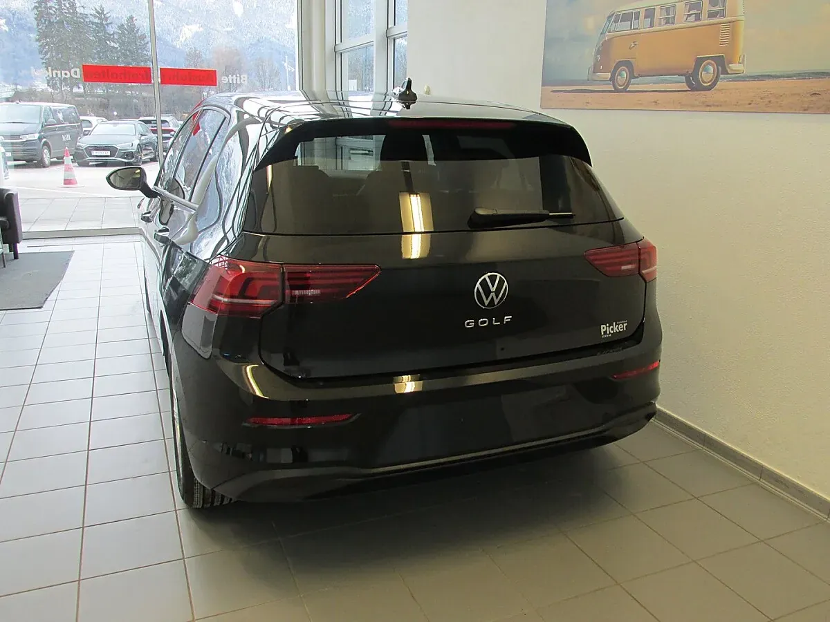 Volkswagen Golf 2025 photo 3