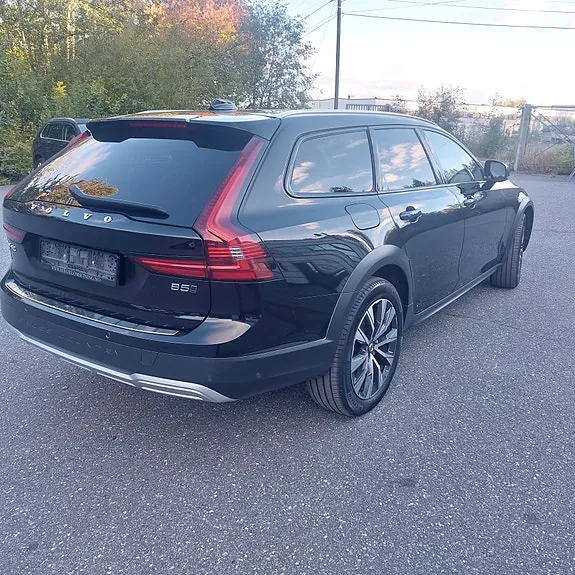 Volvo V90 Cross Country 2022 photo 2