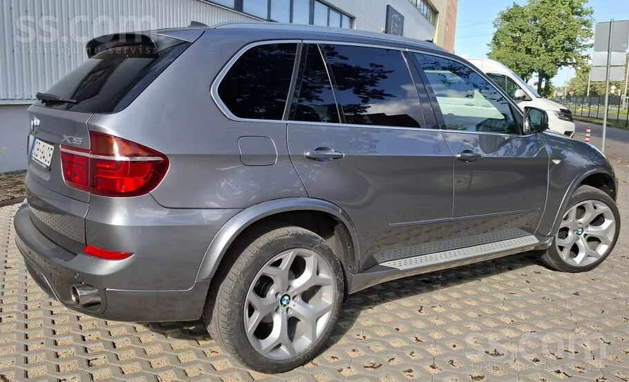 BMW X5 2010 photo 4