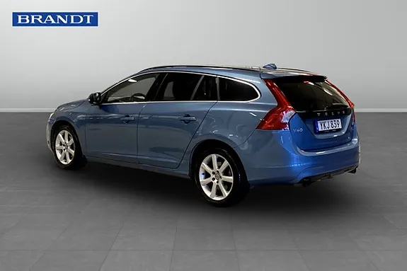 Volvo V60 2017 photo 2