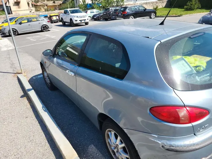 Alfa Romeo 147 2001 photo 2