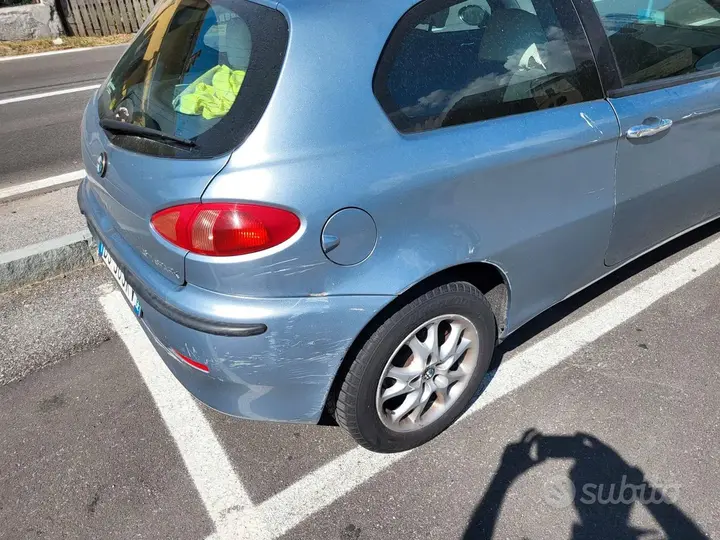 Alfa Romeo 147 2001 photo 5
