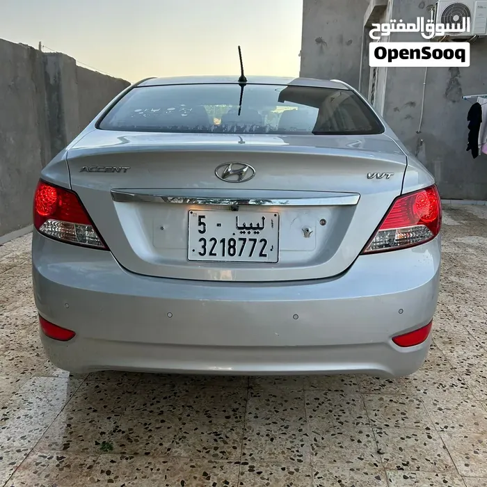 Hyundai Accent 2012 photo 4