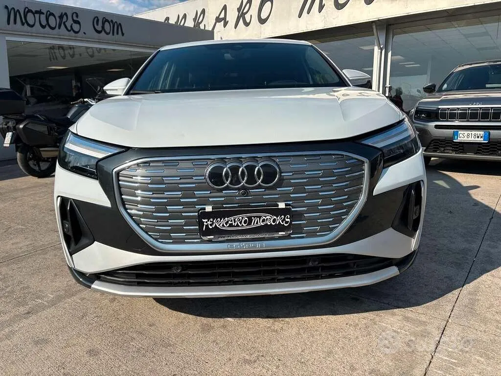Audi Q4 2022 photo 3