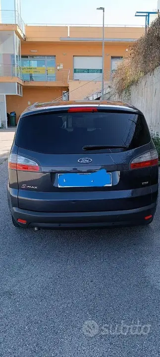 Ford S-Max 2010 photo 3