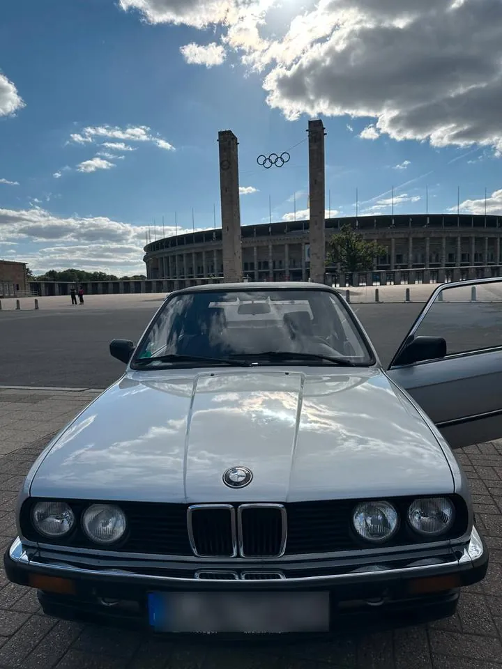 BMW E30