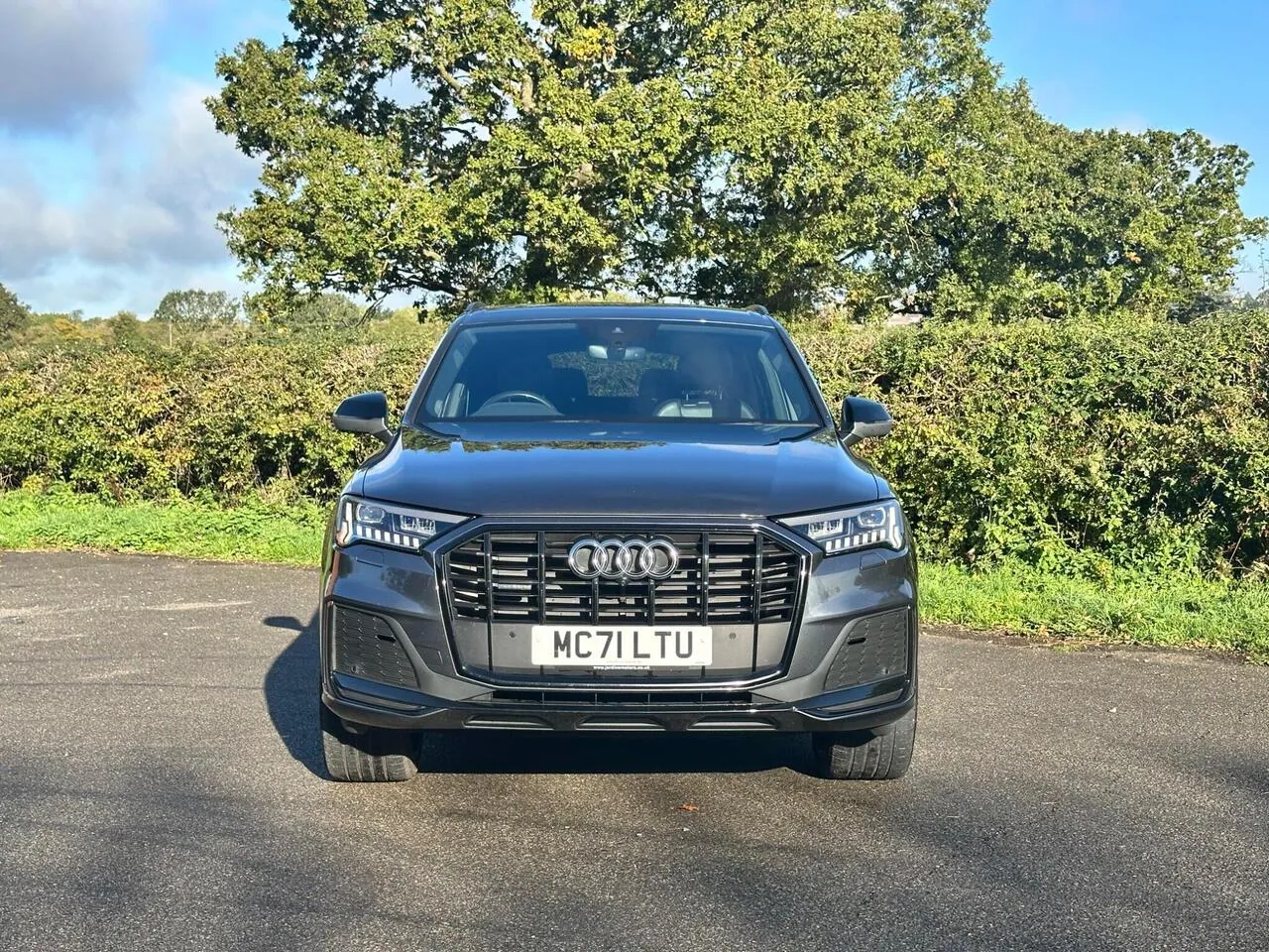 Audi Q7 2021 photo 2