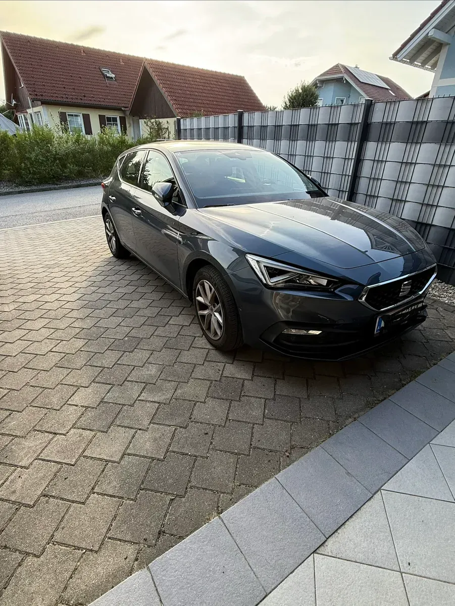 Seat Leon 2021 photo 2