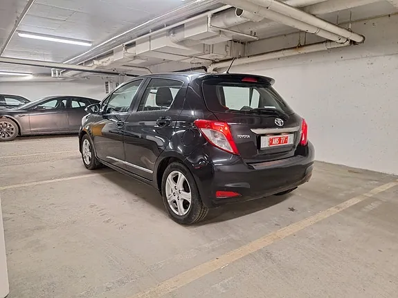 Toyota Yaris 2012 photo 5