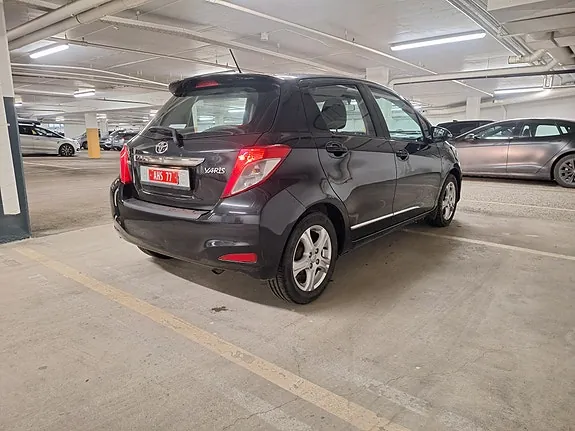 Toyota Yaris 2012 photo 3