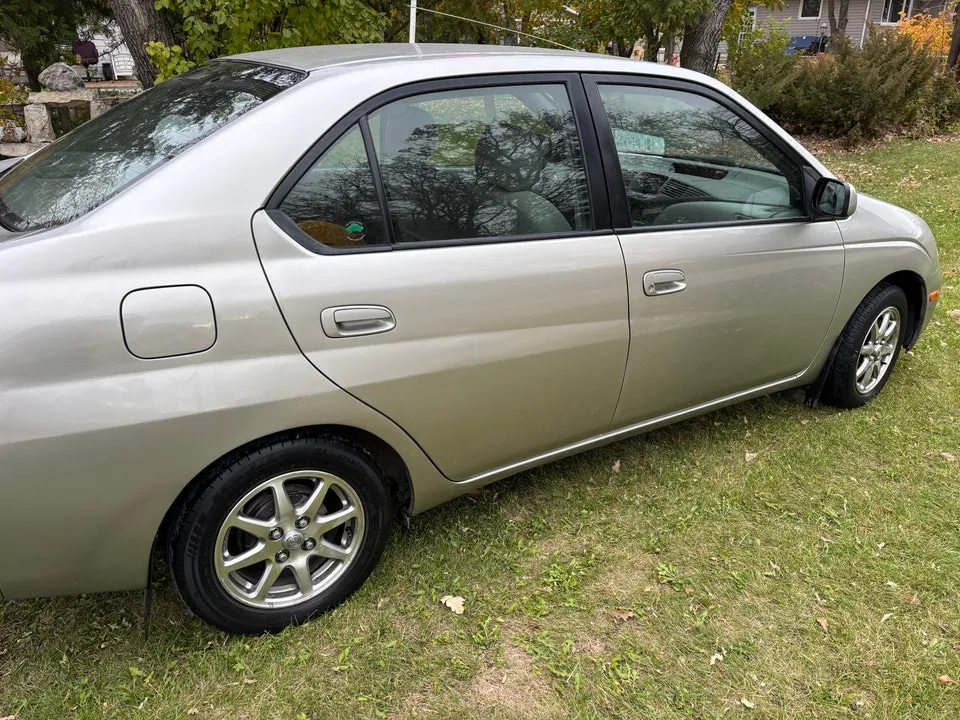Toyota Prius 2001 photo 3