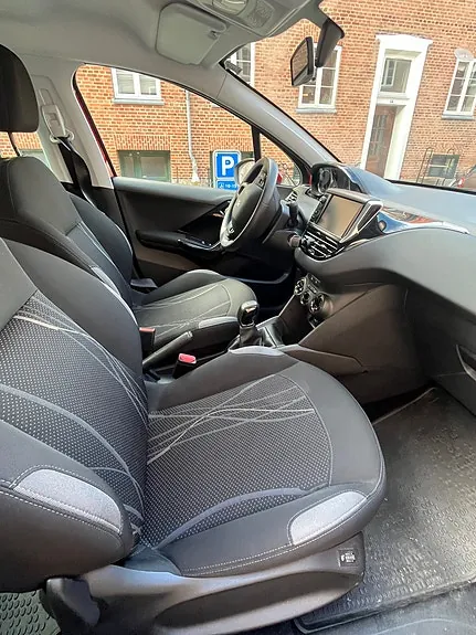 Peugeot 208 2014 photo 5