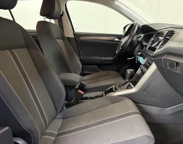 Volkswagen T-Roc 2021 photo 2