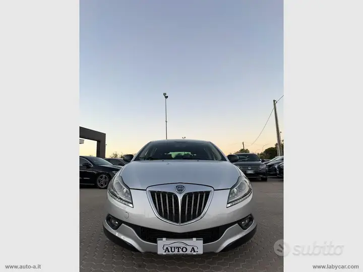 Lancia Delta 2011 photo 2