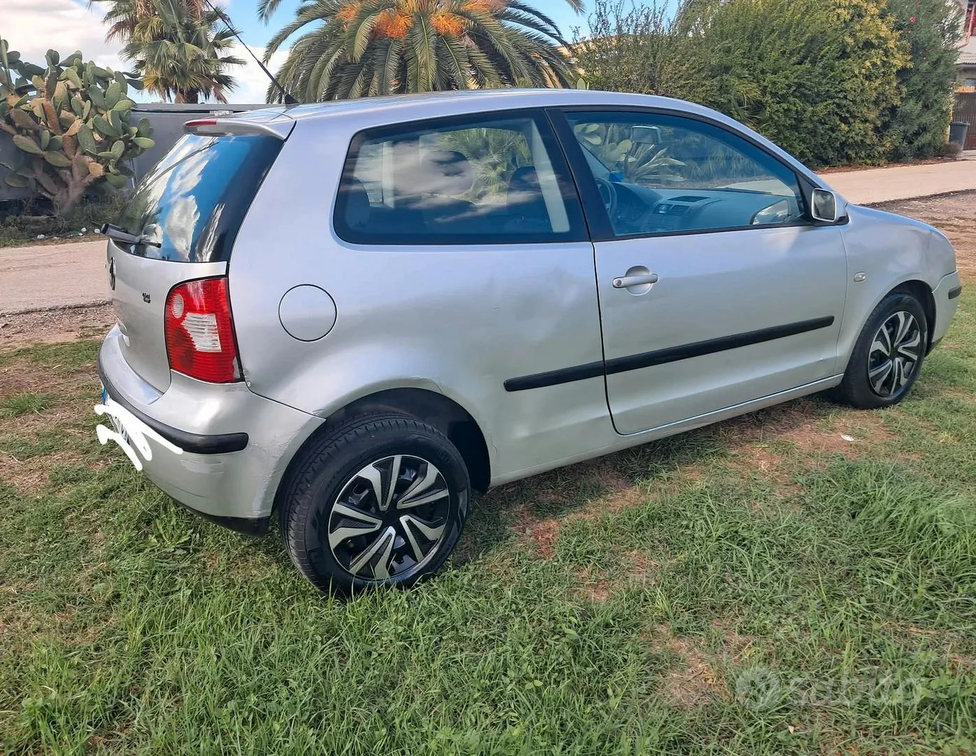 Volkswagen Polo 2003 photo 2