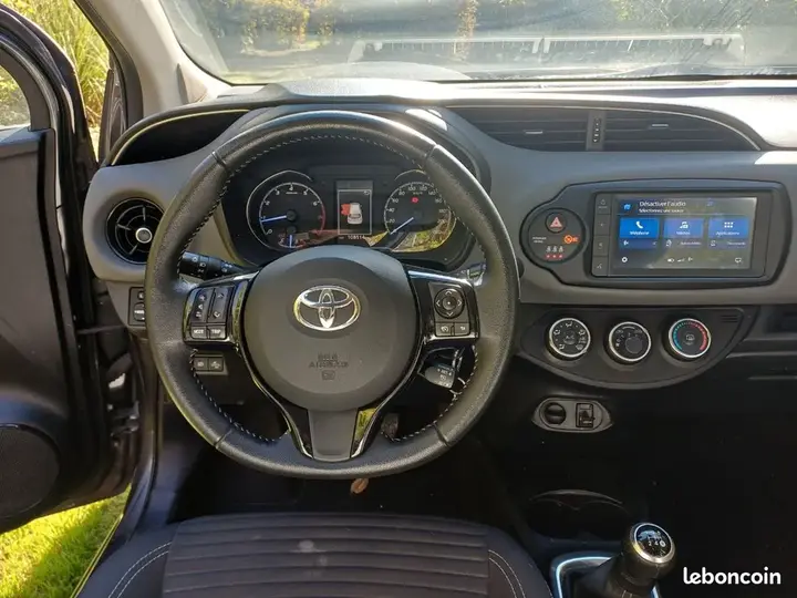Toyota Yaris 2019 photo 2