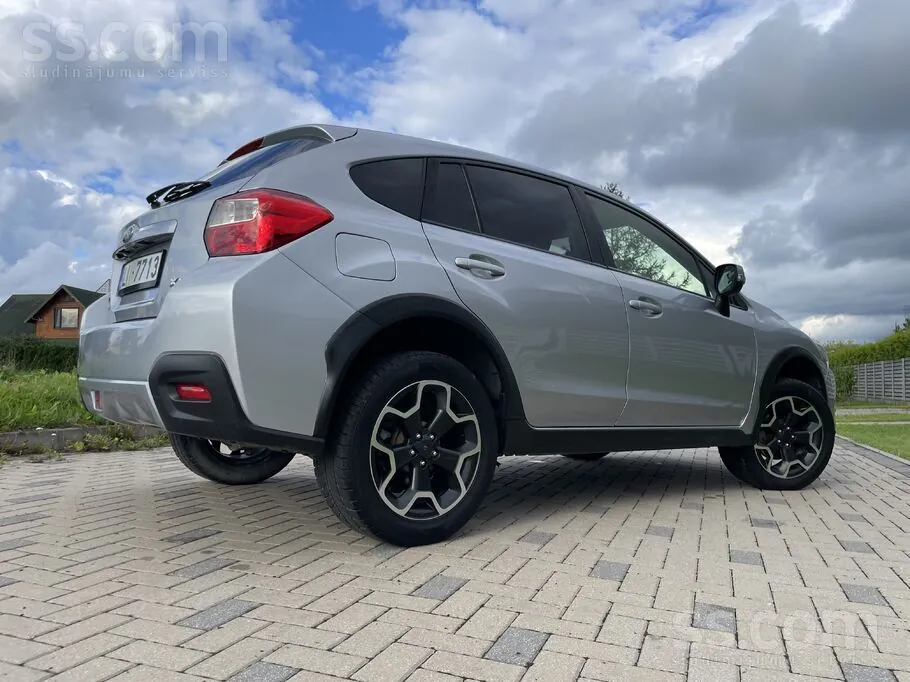 Subaru Xv 2012 photo 2