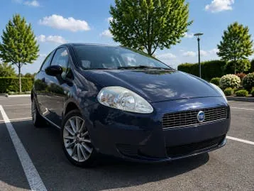 Fiat Punto 2009 photo 2