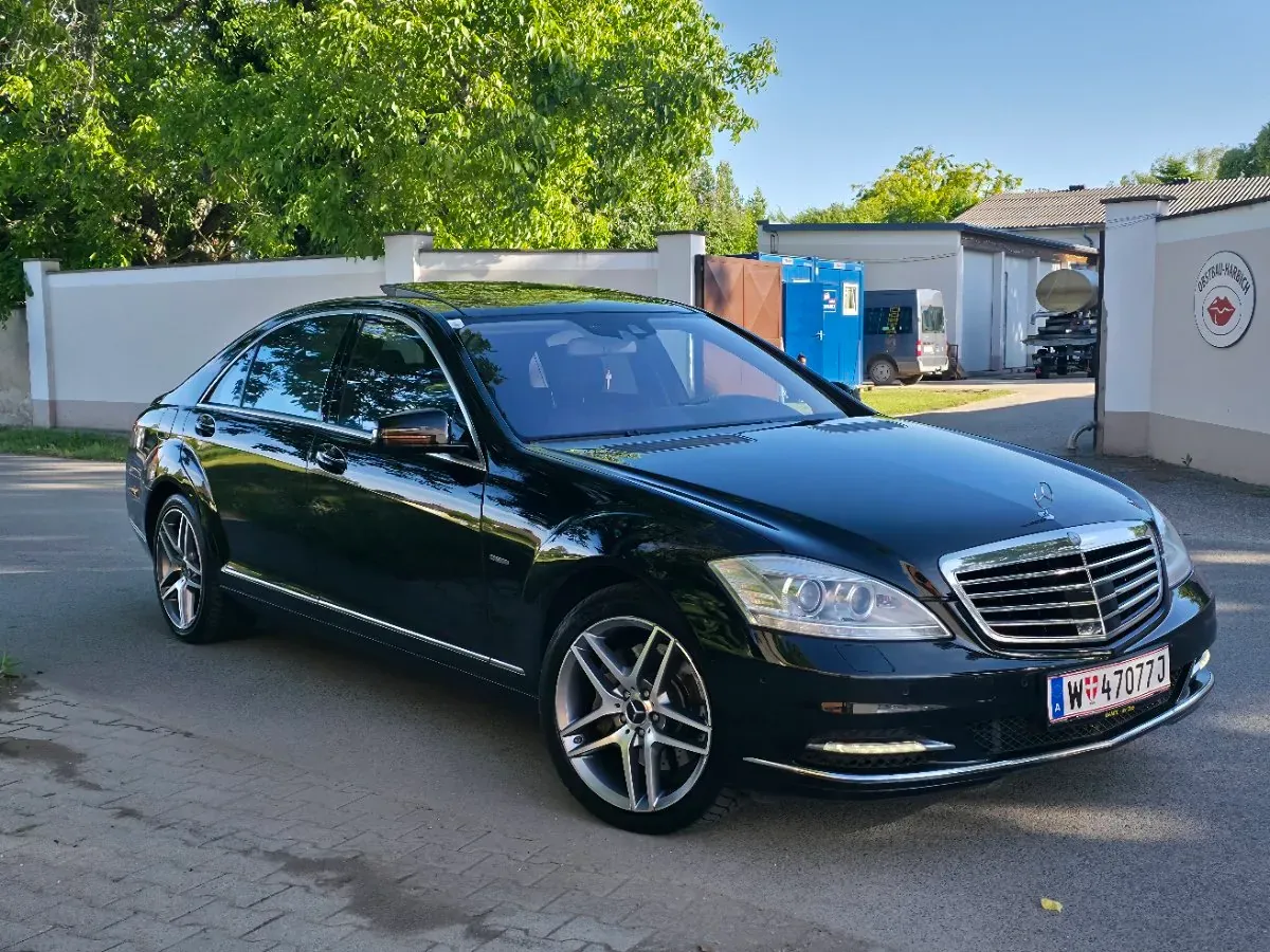 Mercedes-Benz S-Class 2011 photo 2