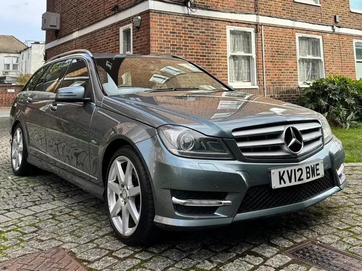 Mercedes-Benz C-Class 2012 photo 2