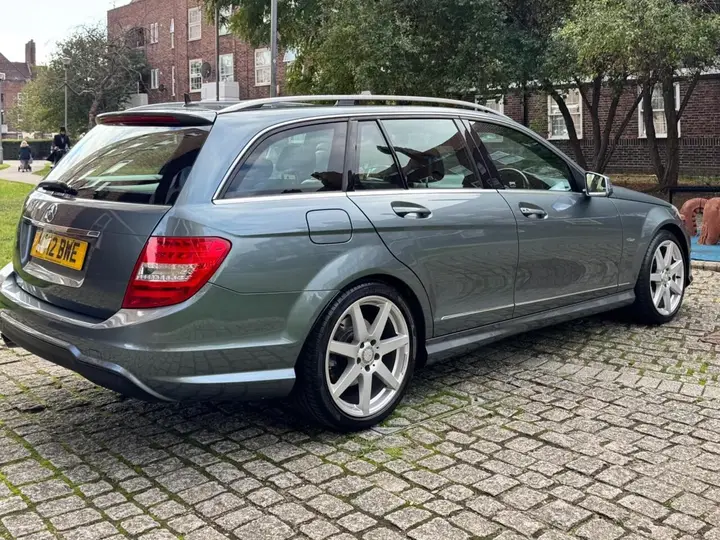 Mercedes-Benz C-Class 2012 photo 3