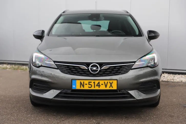 Opel Astra 2022 photo 2