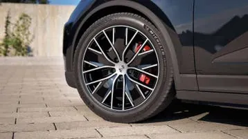 Porsche Macan 2025 photo 2