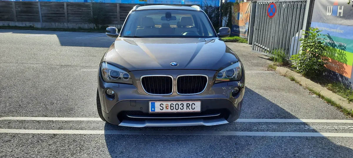 BMW X1 2011 photo 2