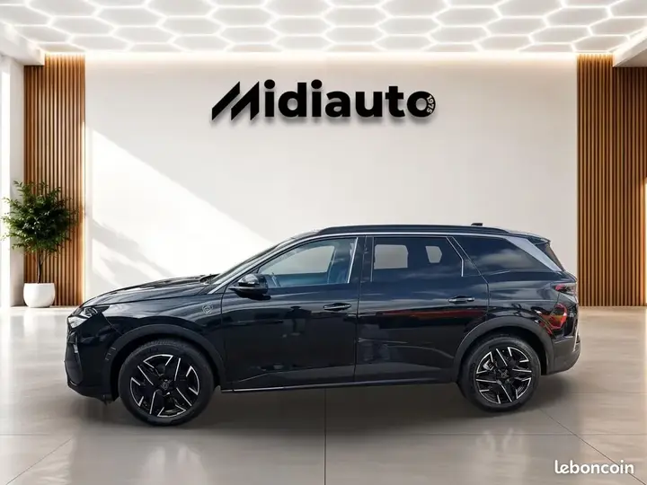 Peugeot 5008 2025 photo 2