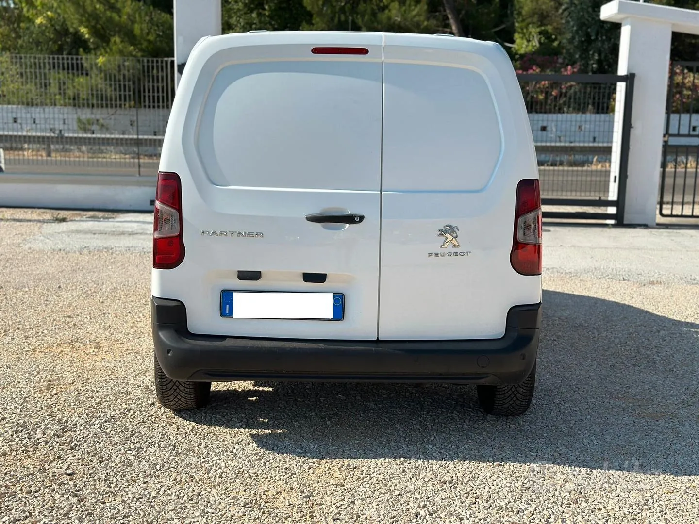 Peugeot Partner 2019 photo 2