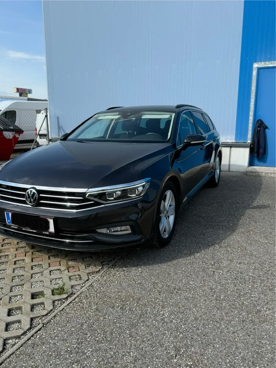 Volkswagen Passat 2019 photo 2