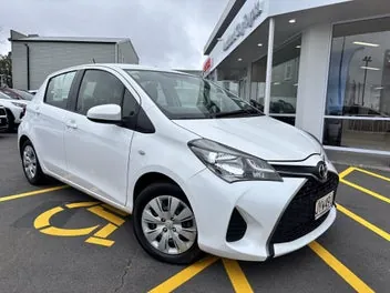 Toyota Yaris 2016 photo 2