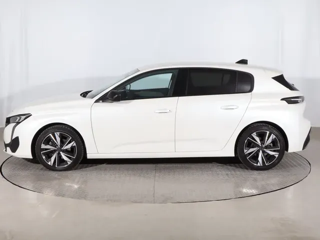 Peugeot 308 2022 photo 2