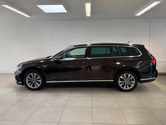 Volkswagen Passat 2020 photo 2