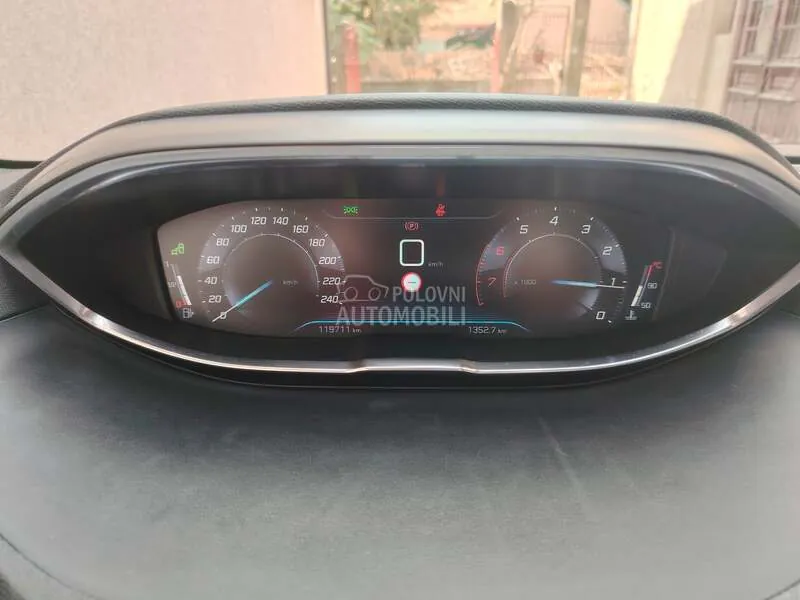 Peugeot 3008 2019 photo 3