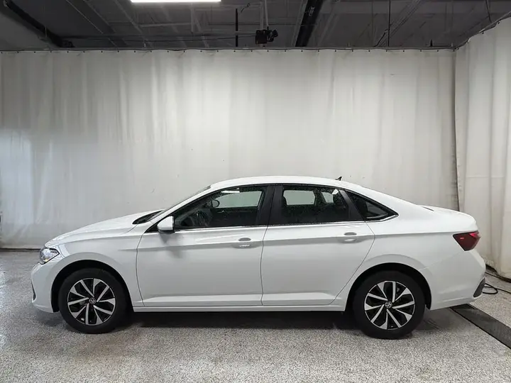 Volkswagen Jetta 2024 photo 5