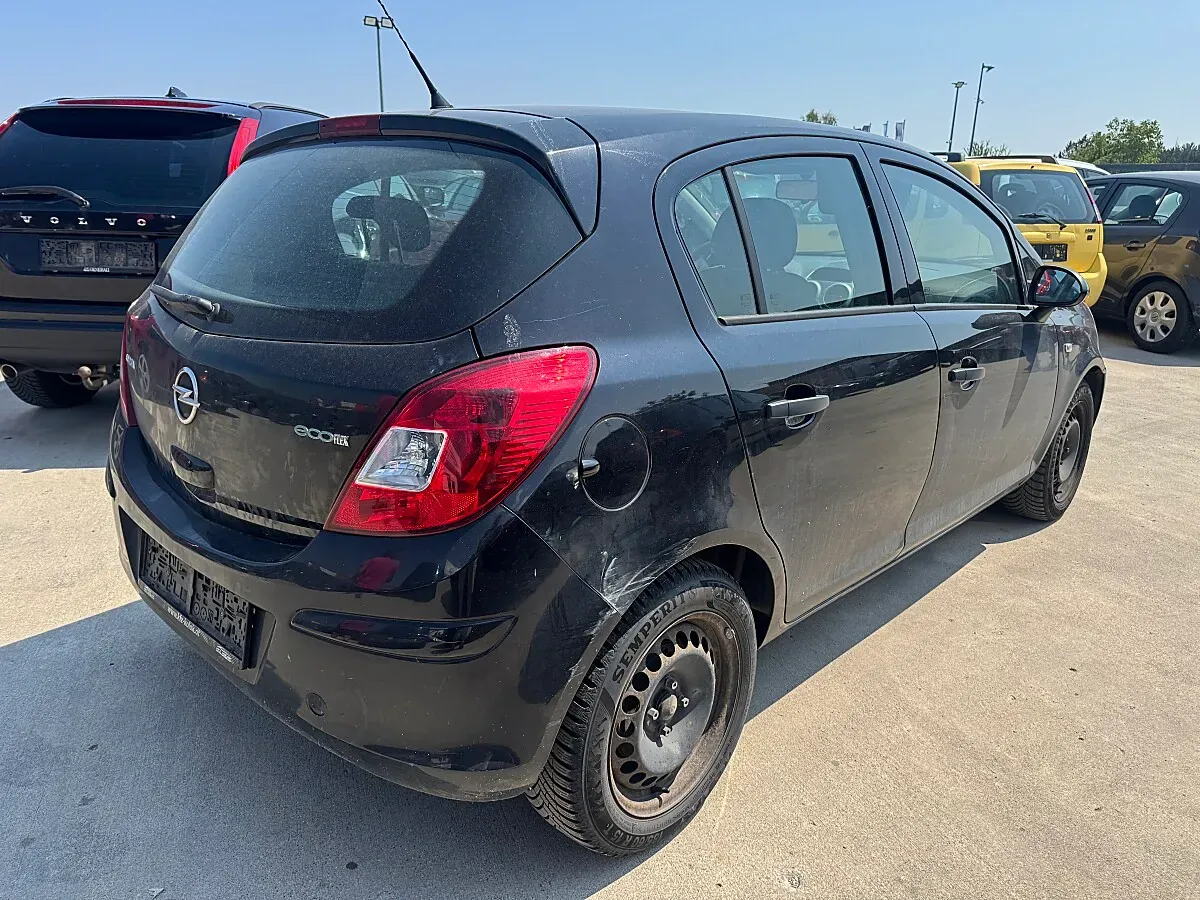 Opel Corsa 2011 photo 2