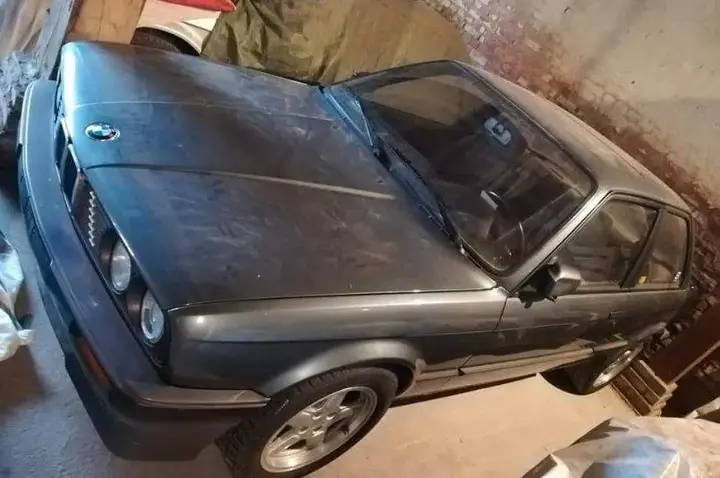 BMW E30